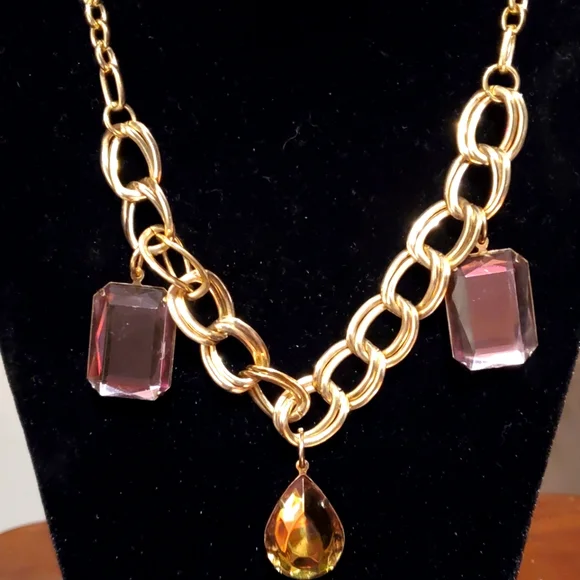 VCLM Vintage gold tone necklace with gorgeous stones